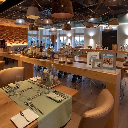 Hotel-Restaurant Termunterzijl Esterno foto